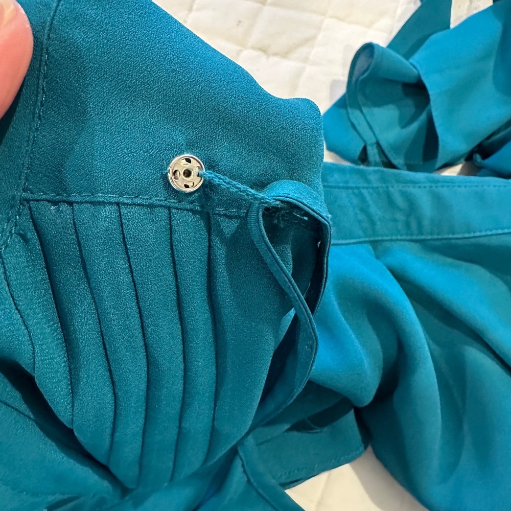 Women’s dress, removable inner shell